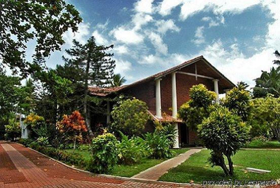 Yoho Rivi Ras Hotel Dehiwala-Mount Lavinia Eksteriør bilde