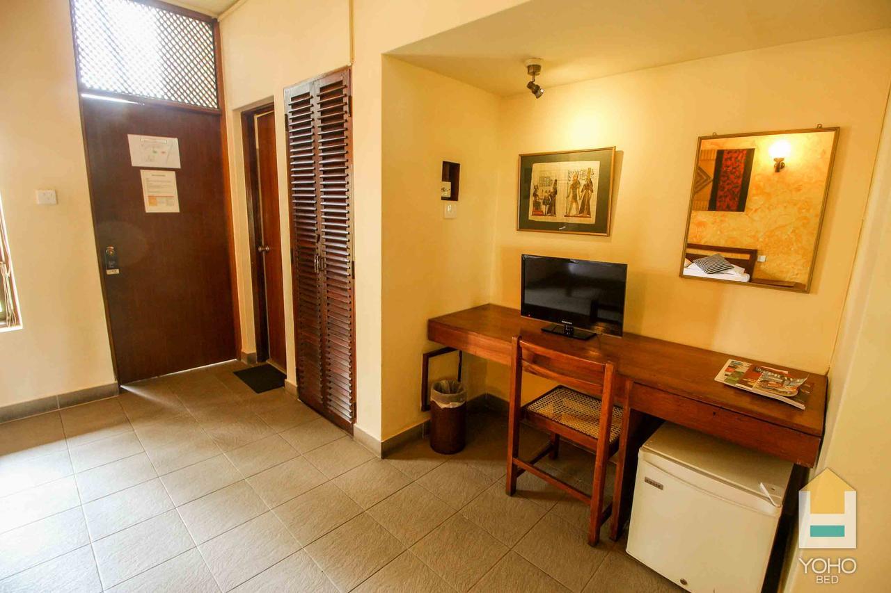 Yoho Rivi Ras Hotel Dehiwala-Mount Lavinia Eksteriør bilde