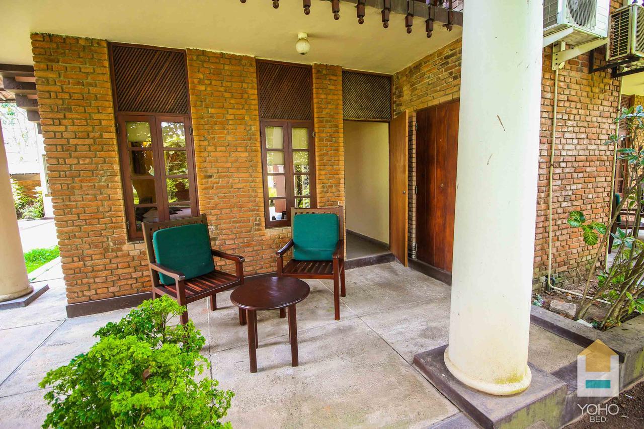 Yoho Rivi Ras Hotel Dehiwala-Mount Lavinia Eksteriør bilde