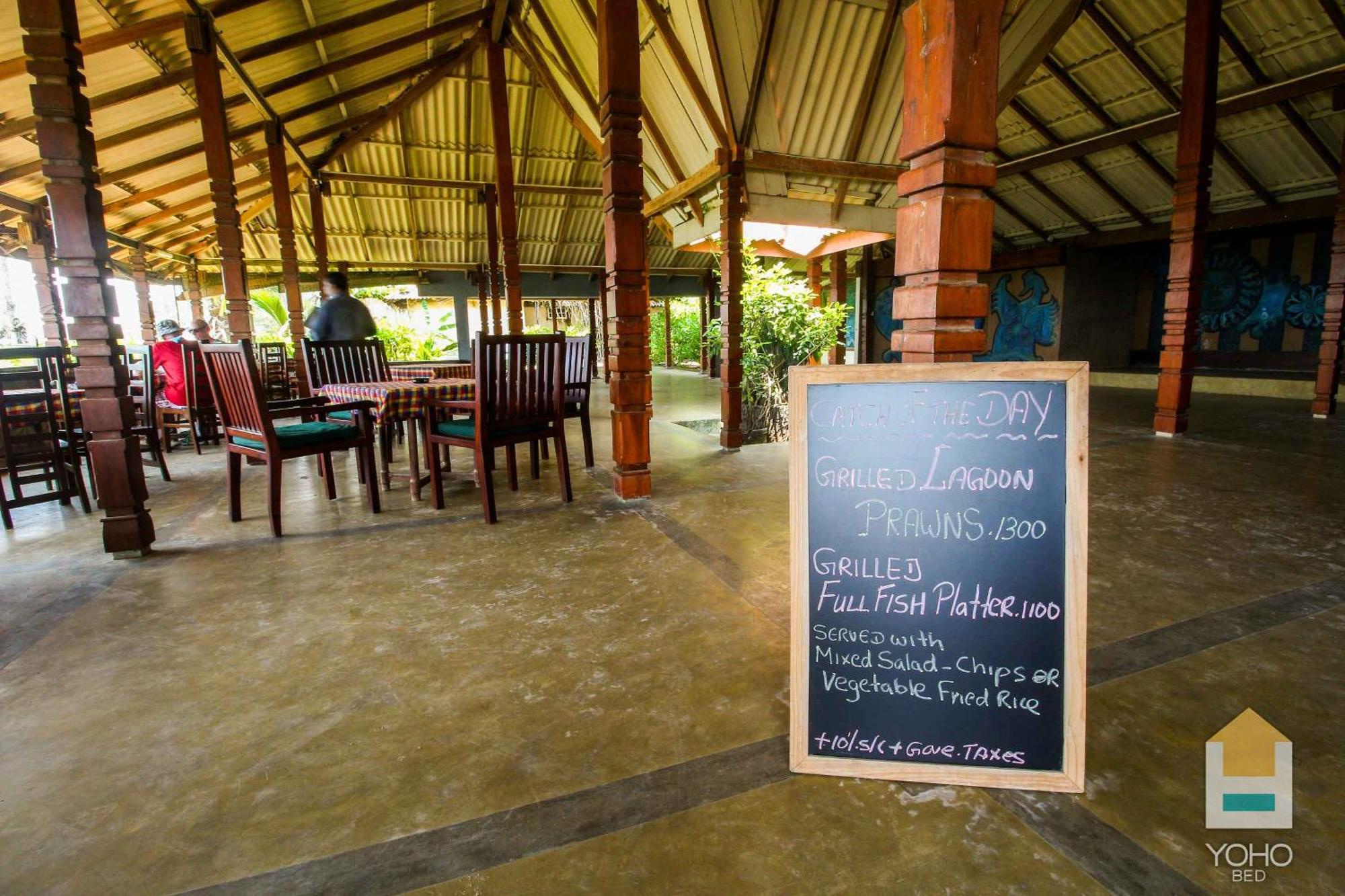 Yoho Rivi Ras Hotel Dehiwala-Mount Lavinia Eksteriør bilde