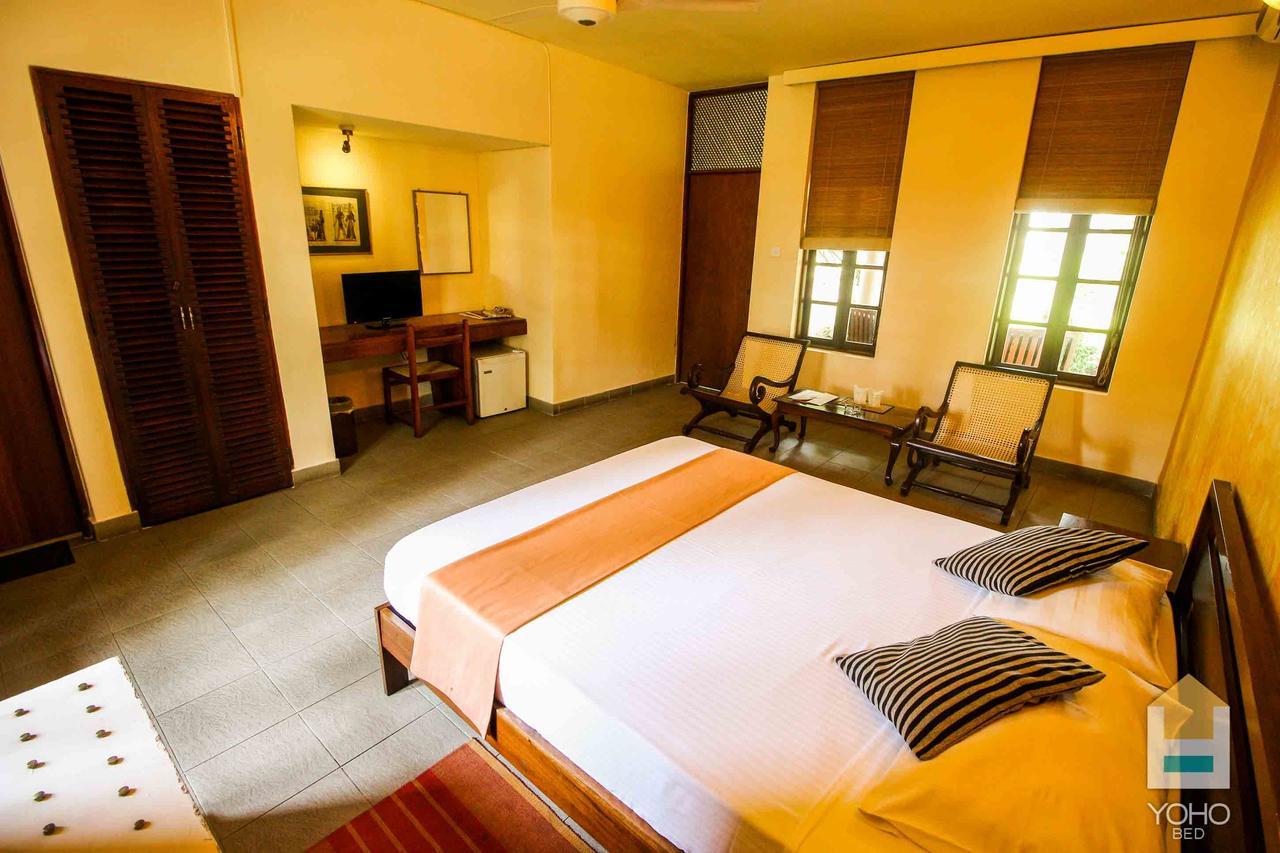 Yoho Rivi Ras Hotel Dehiwala-Mount Lavinia Eksteriør bilde