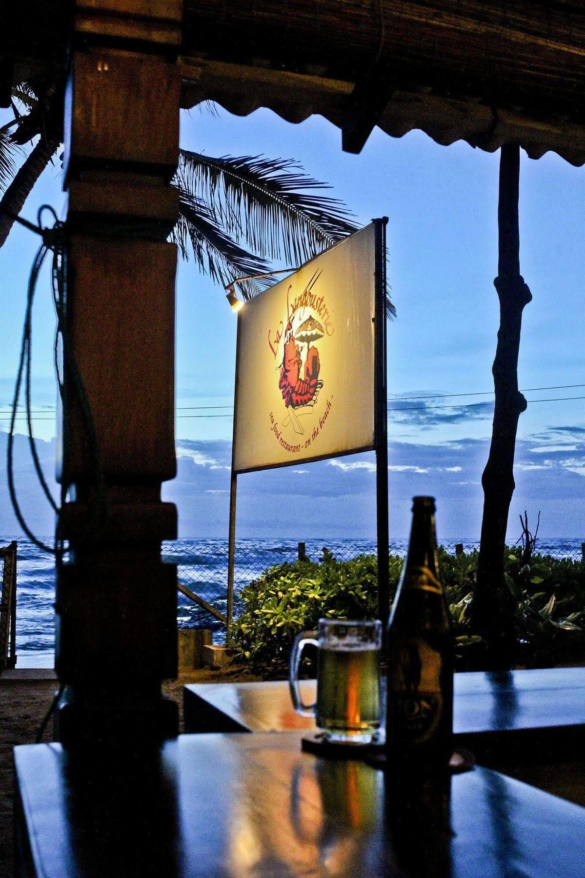 Yoho Rivi Ras Hotel Dehiwala-Mount Lavinia Eksteriør bilde