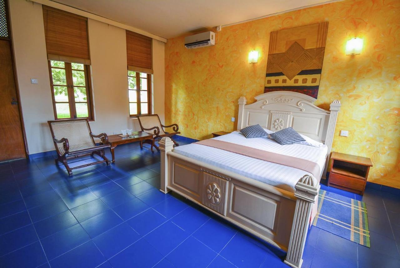 Yoho Rivi Ras Hotel Dehiwala-Mount Lavinia Eksteriør bilde